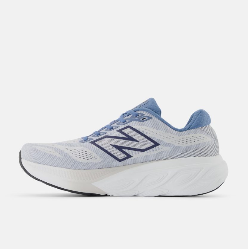 Alternative view of 880 v15 (D - Standard Width)